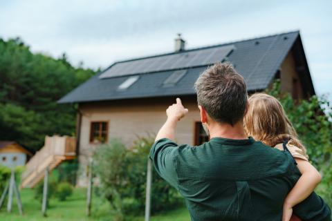 Installation de panneaux solaires photovoltaïques : réussir son projet avec AMELIO